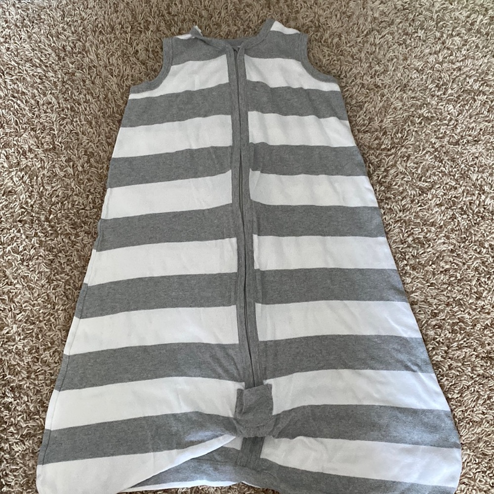 Burt’s Bees sleep sack 🐝